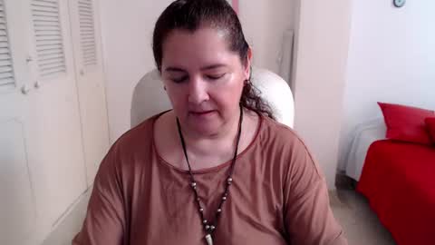 leonela   online show from 06-14-26, 02:30