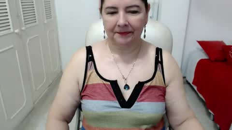leonela   online show from 06-15-26, 09:50