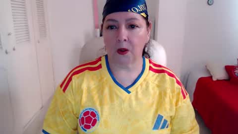 leonela   online show from 06-17-26, 08:43