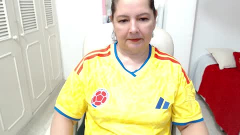 leonela   online show from 06-18-26, 09:14