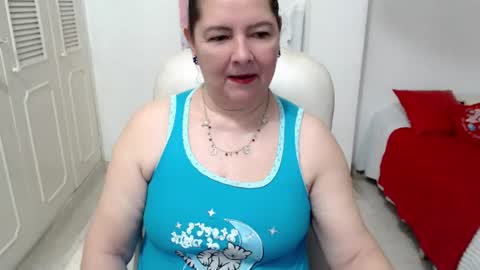 leonela   online show from 06-18-26, 11:09