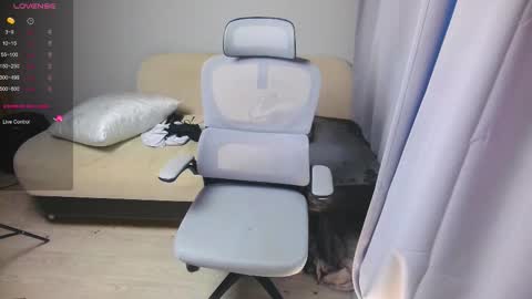 Snapshot of leonkissboy chatting on 03-12-26, 12:22 leonkissboy online show from 03-12-26, 12:22