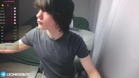 Snapshot of leonkissboy chatting on 03-16-26, 10:08 leonkissboy online show from 03-16-26, 10:08