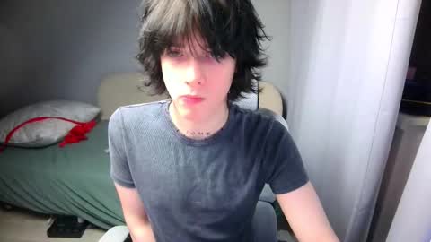 Snapshot of leonkissboy chatting on 03-19-26, 10:36 leonkissboy online show from 03-19-26, 10:36