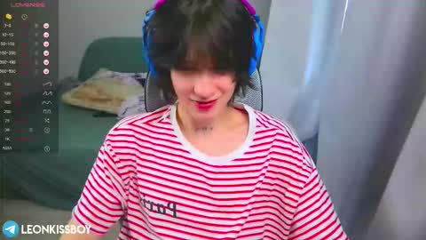 Snapshot of leonkissboy chatting on 03-27-26, 08:26 leonkissboy online show from 03-27-26, 08:26