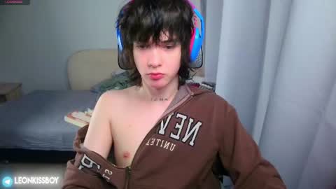 leonkissboy online show from 06-15-26, 12:35