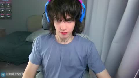 leonkissboy online show from 06-22-26, 05:43