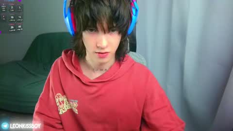 leonkissboy online show from 06-25-26, 02:54