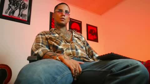 Lenardo jaramillo online show from 11-30-25, 04:27