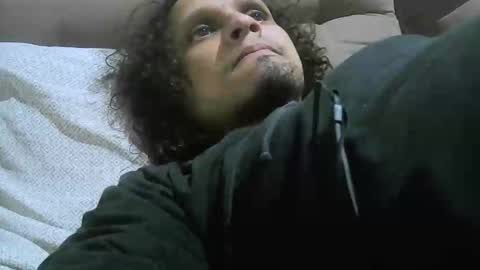 Snapshot of leonnxv chatting on 10-25-25, 02:19 leonnxv online show from 10-25-25, 02:19