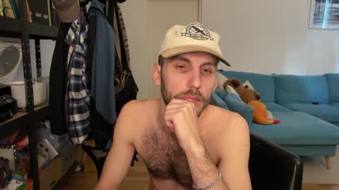 Leon online show from 02-18-26, 02:57