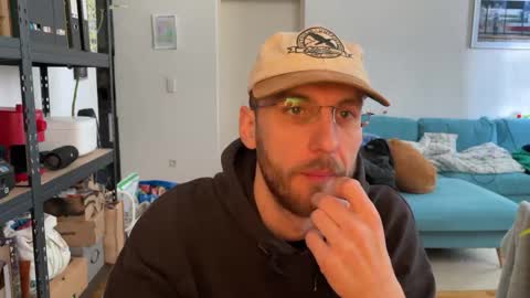 Leon online show from 03-23-26, 11:03