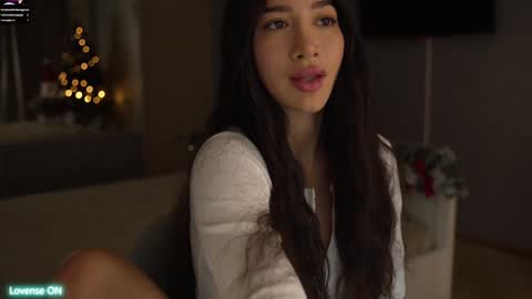 Leora online show from 12-17-24, 04:21