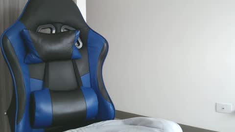 leostorm25 online show from 10-11-25, 02:37