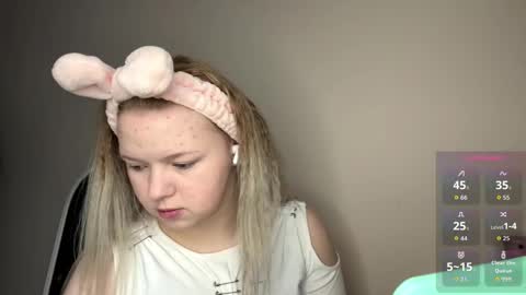 Hello everyone Im Lora Its my first day Were going to have fun together online show from 02-23-26, 05:05