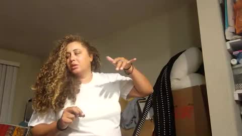 leothegirl88 online show from 06-12-26, 07:40