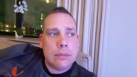 Snapshot of leotjehoog chatting on 02-12-26, 06:58 leotjehoog online show from 02-12-26, 06:58