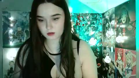 Snapshot of leraaa72 chatting on 12-13-24, 08:09 little secret online show from 12-13-24, 08:09