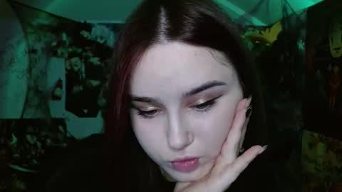 Snapshot of leraaa72 chatting on 10-27-25, 07:01 little secret online show from 10-27-25, 07:01