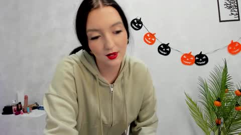 Snapshot of lesley_wins chatting on 10-17-25, 08:17 Lesley online show from 10-17-25, 08:17