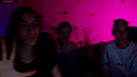 leslie_bird online show from 04-29-26, 05:30