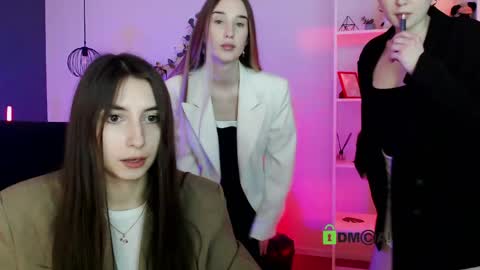 leslie_bird online show from 05-08-26, 08:52