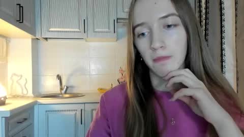  LESLIE   online show from 11-19-25, 08:09