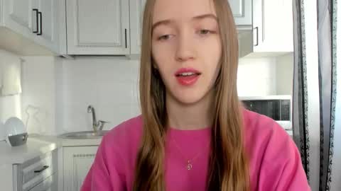  LESLIE   online show from 11-23-25, 08:03