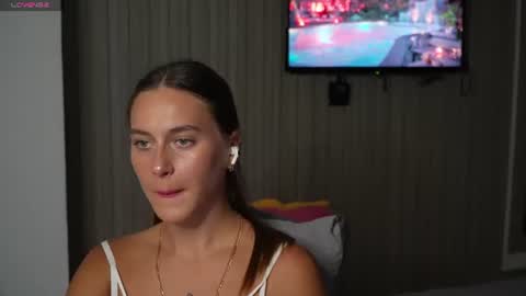 Snapshot of lesliekorfs chatting on 06-24-26, 12:42 LeslieKorfs online show from 06-24-26, 12:42