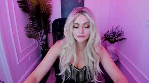 lesliemineg online show from 09-10-25, 02:28