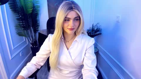 lesliemineg online show from 09-24-25, 11:57