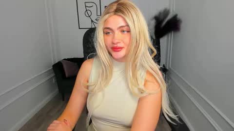 lesliemineg online show from 10-03-25, 08:17