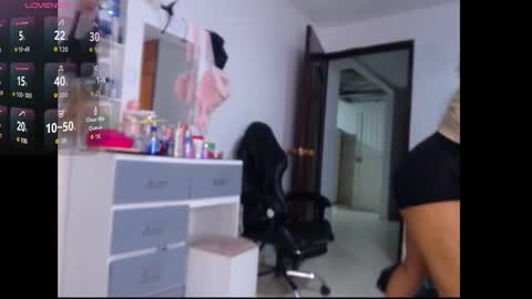 lesly online show from 09-28-25, 01:33