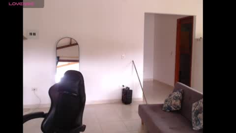 lesly online show from 05-15-26, 07:43