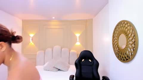   online show from 06-20-26, 07:38