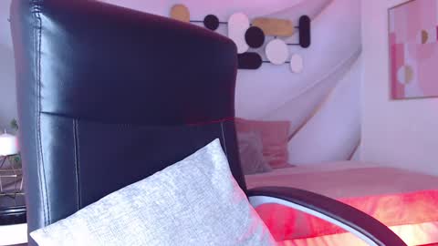 Less  online show from 12-03-24, 06:28