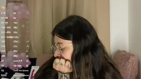 lessliee online show from 04-27-26, 05:49