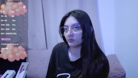 Snapshot of lessliee chatting on 07-22-26, 04:37 lessliee online show from 07-22-26, 04:37