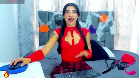 Snapshot of lessly_kittyn chatting on 11-07-25, 06:41 lessly online show from 11-07-25, 06:41