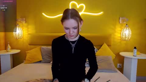 Lessy online show from 09-15-25, 03:17