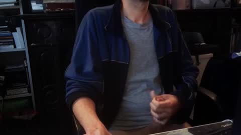 Vampiro Diurno online show from 10-10-25, 04:28