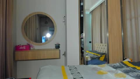 lesyaliss online show from 05-20-26, 08:26