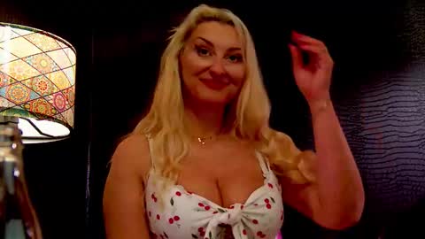 leticiareys online show from 12-18-25, 07:53