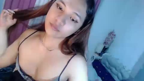 Snapshot of letsplaybaby_ chatting on 05-03-26, 12:11 gene online show from 05-03-26, 12:11