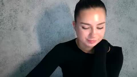 Emily online show from 09-12-25, 06:35