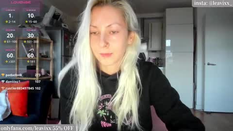 LeaVixx online show from 10-25-25, 04:46