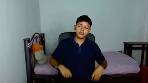 Snapshot of levii_7 chatting on 09-11-25, 10:32 0600AM-1200PM - online show from 09-11-25, 10:32