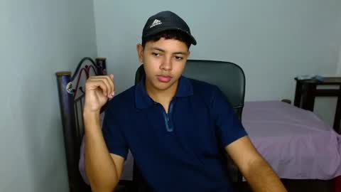 Snapshot of levii_7 chatting on 09-17-25, 10:22 0600AM-1200PM - online show from 09-17-25, 10:22