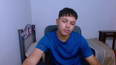 Snapshot of levii_7 chatting on 09-21-25, 10:22 0600AM-1200PM - online show from 09-21-25, 10:22