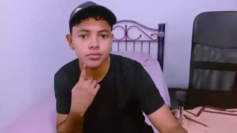 Snapshot of levii_7 chatting on 09-26-25, 10:47 0600AM-1200PM - online show from 09-26-25, 10:47